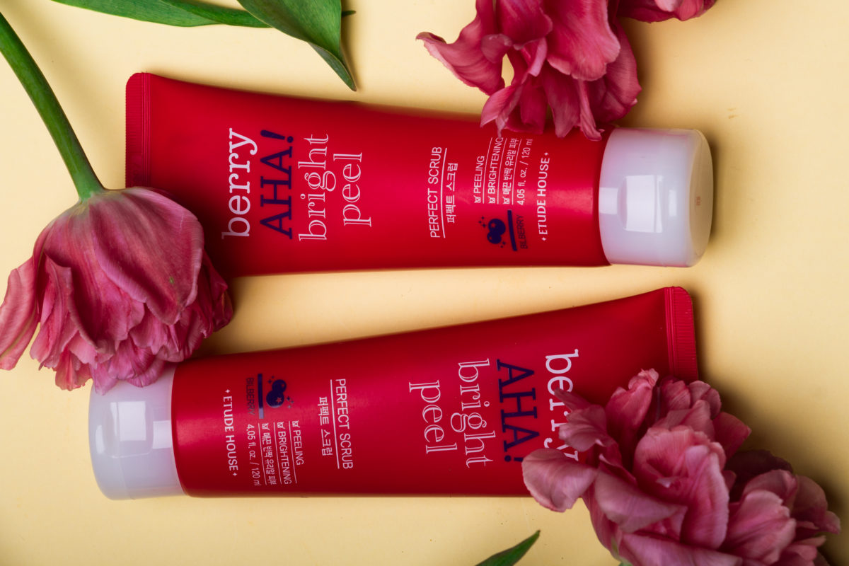 ETUDE HOUSE Berry AHA Bright Peel Perfect Scrub ETUDE HOUSE Berry AHA Bright Peel Perfect Scrub
