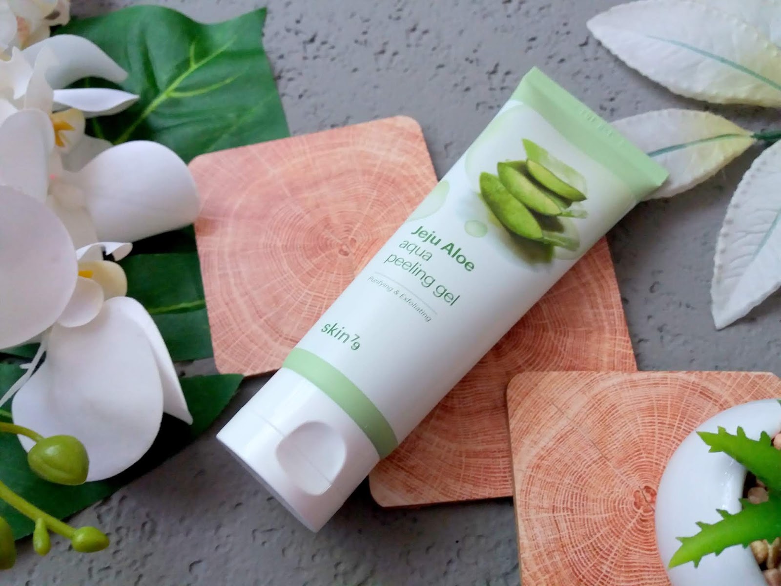 Skin79 Jeju Aloe Aqua Peeling Gel Skin79 Jeju Aloe Aqua Peeling Gel